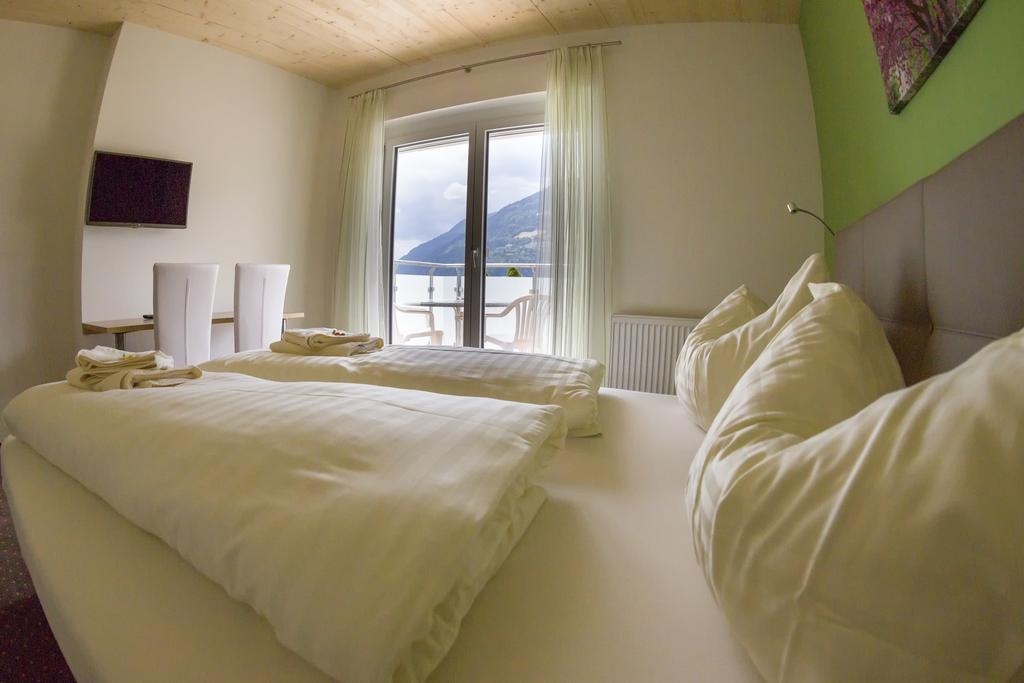 Gaestehaus Krappinger/Pizzeria Mamma Mia Ossiach Oda fotoğraf
